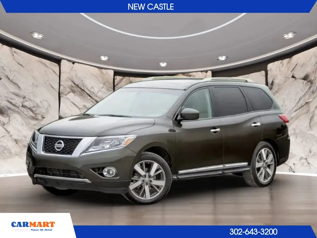 2015 Nissan Pathfinder SV 2WD's photo