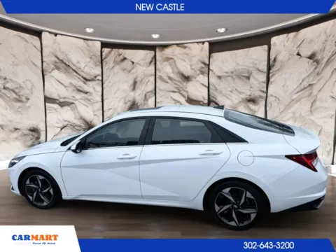 More photos of 2022 Hyundai Elantra SEL Sedan 4D at CARMART - New Castle, DE