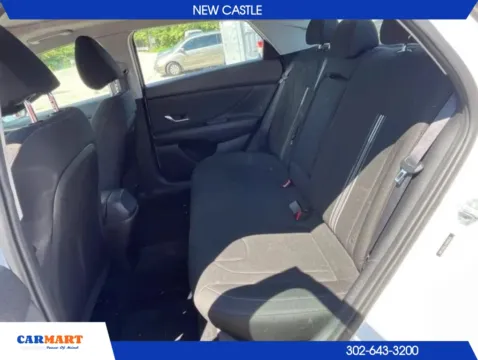 More photos of 2022 Hyundai Elantra SEL Sedan 4D at CARMART - New Castle, DE