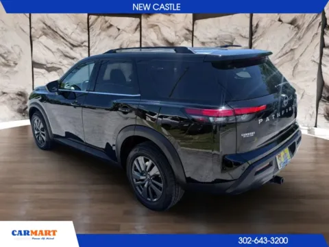 More photos of 2022 Nissan Pathfinder SV Sport Utility 4D at CARMART - New Castle, DE