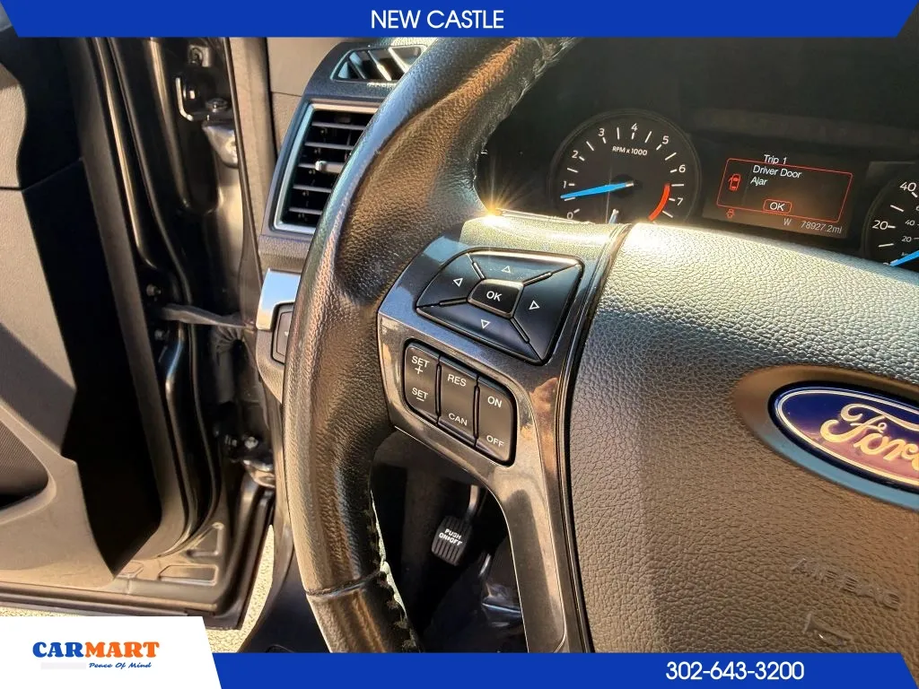Ford Explorer photo 22