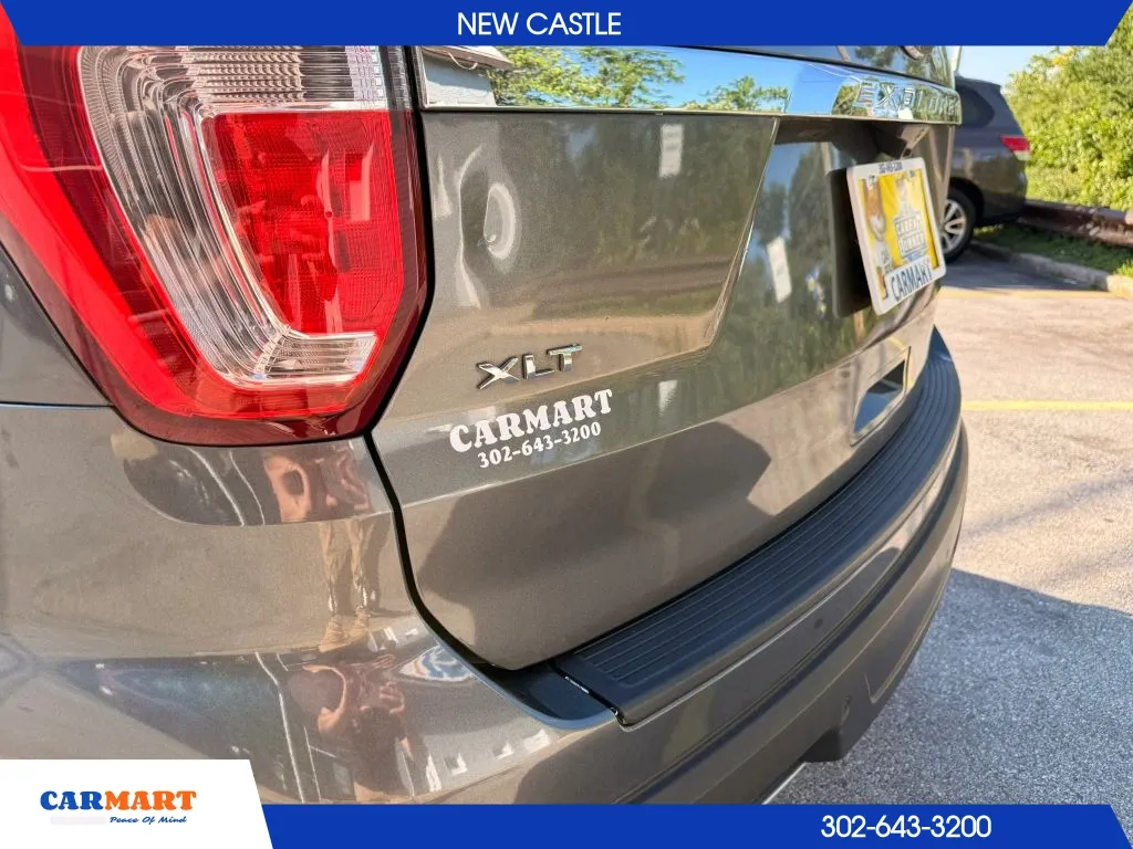 Ford Explorer photo 8