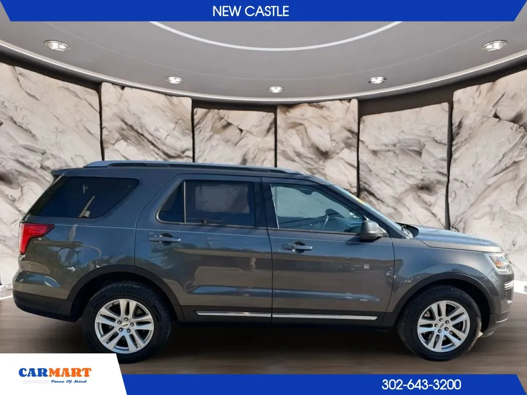 Ford Explorer photo 12