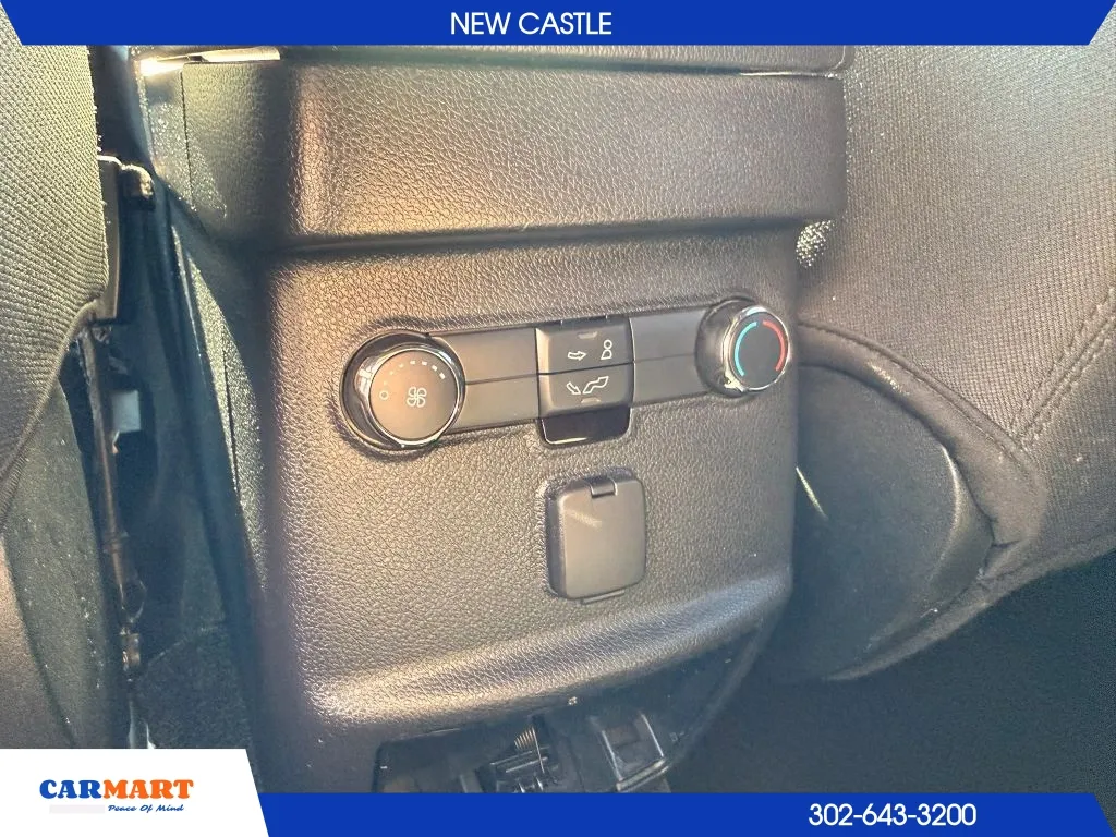 Ford Explorer photo 36