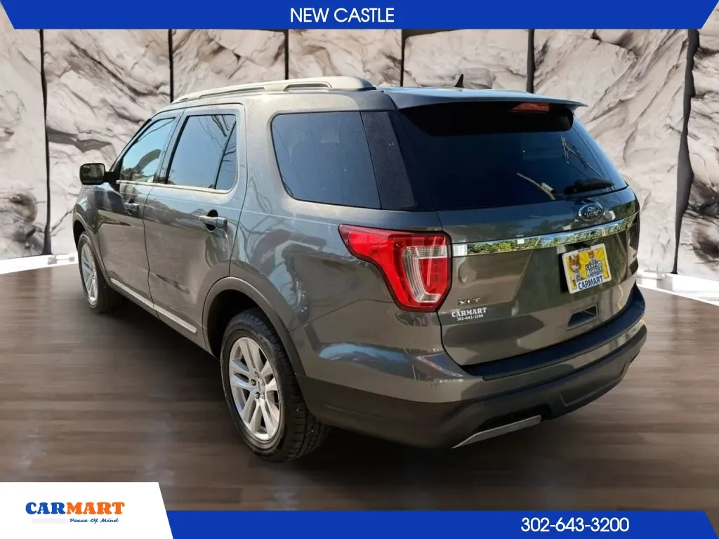 Ford Explorer photo 6