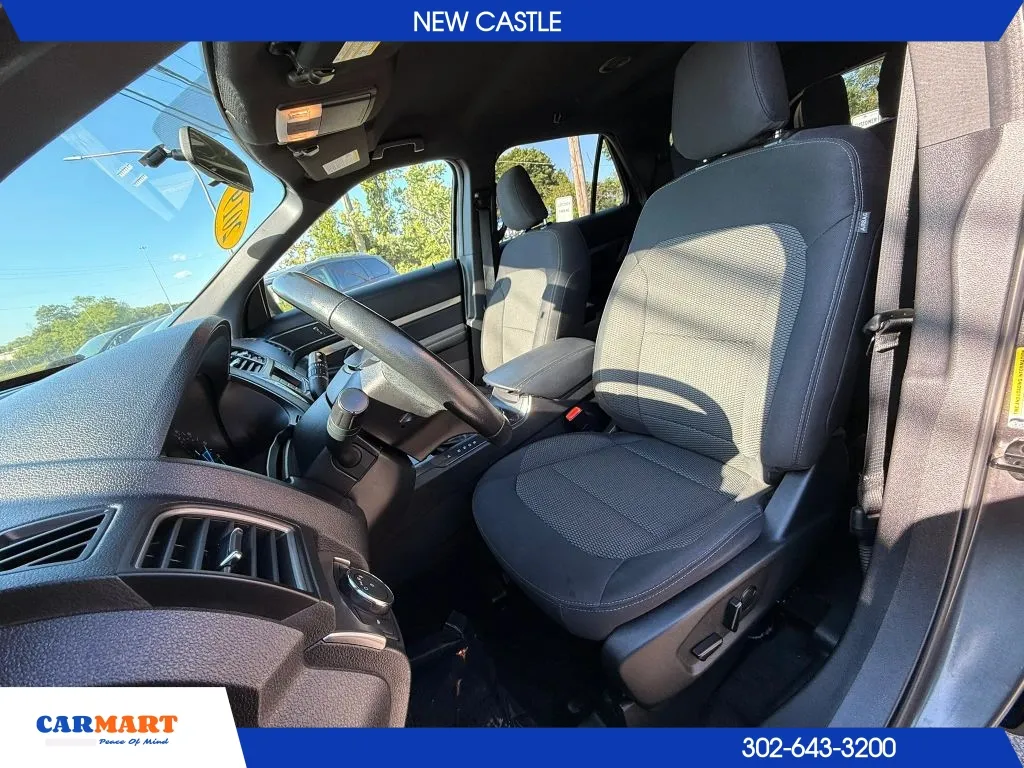 Ford Explorer photo 18