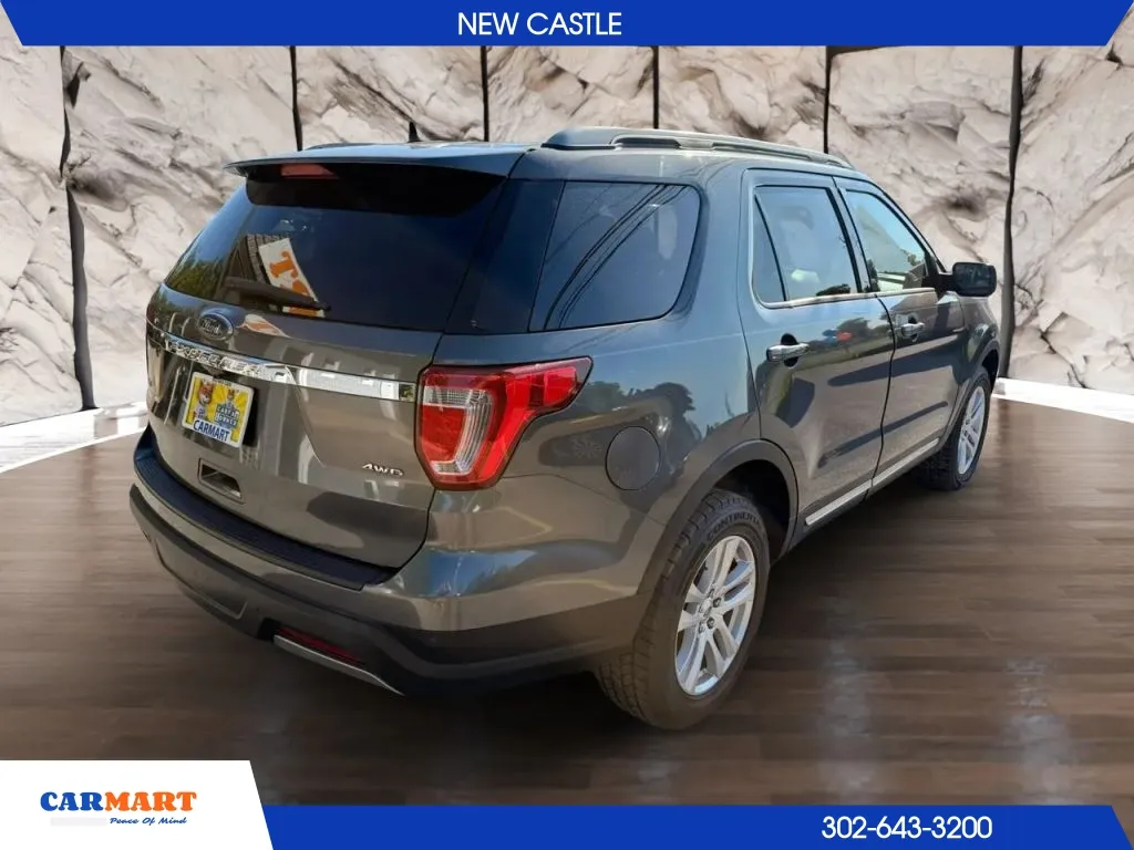 Ford Explorer photo 10