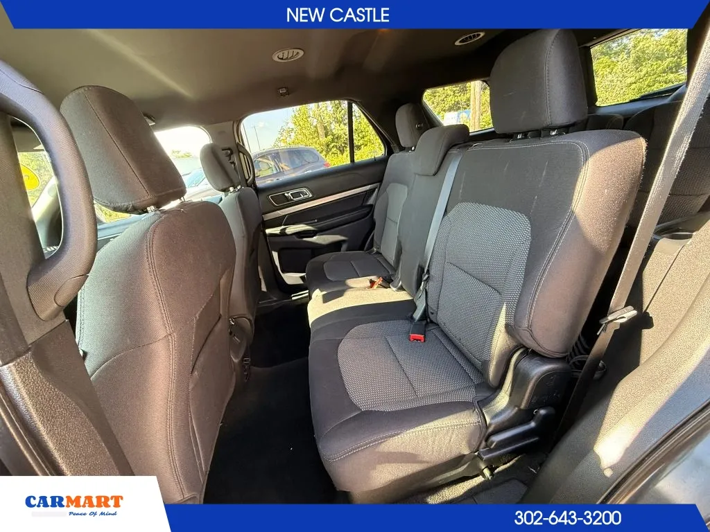 Ford Explorer photo 35