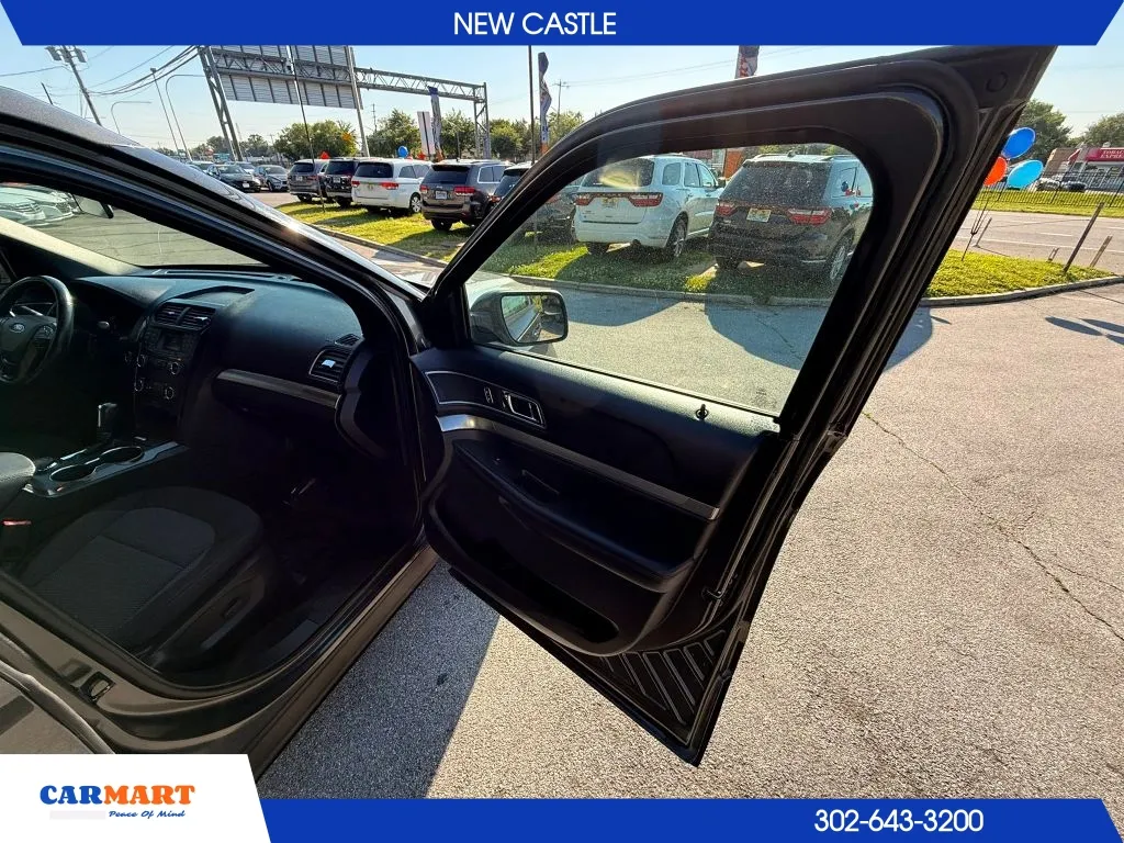 Ford Explorer photo 46