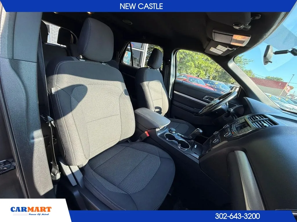 Ford Explorer photo 49