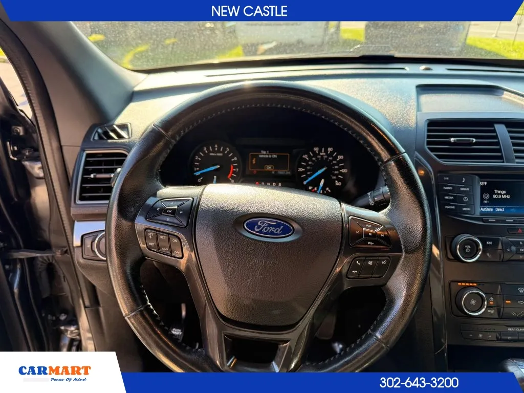Ford Explorer photo 21