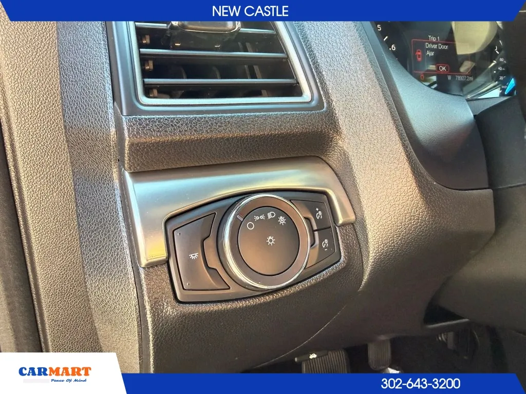 Ford Explorer photo 20