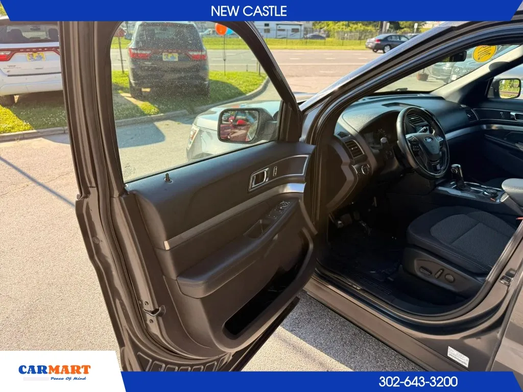 Ford Explorer photo 15