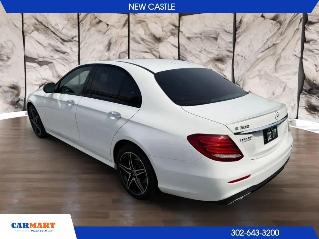 Mercedes-Benz E-Class photo 4