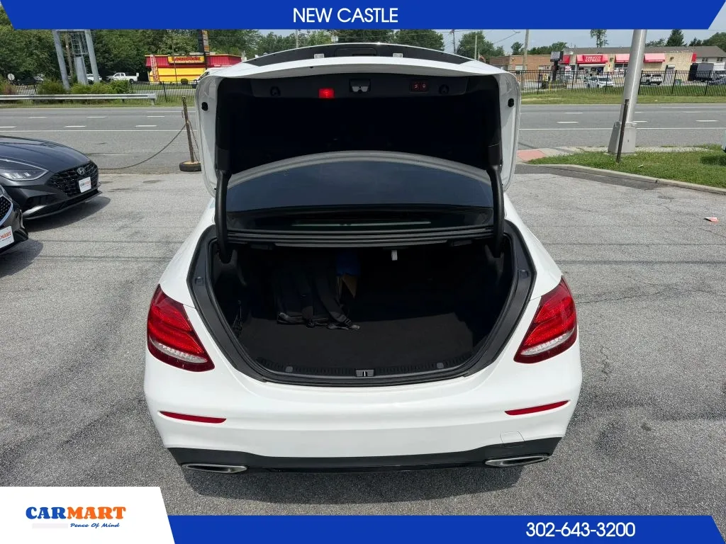 Mercedes-Benz E-Class photo 8