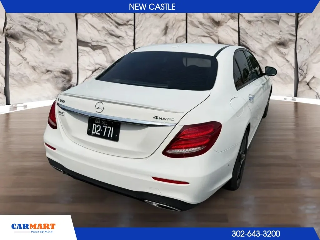Mercedes-Benz E-Class photo 11