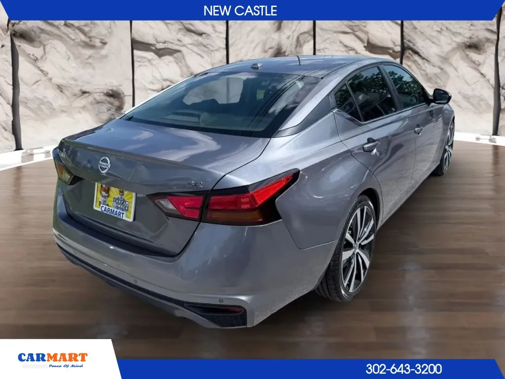 Nissan Altima photo 8