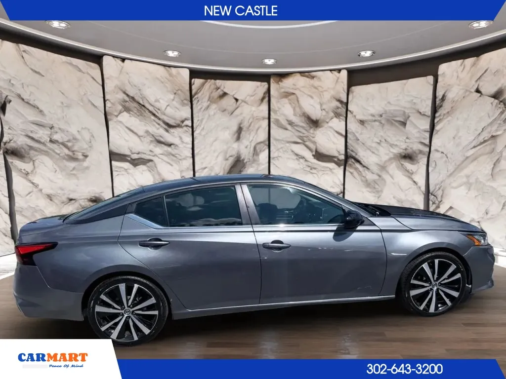 Nissan Altima photo 9
