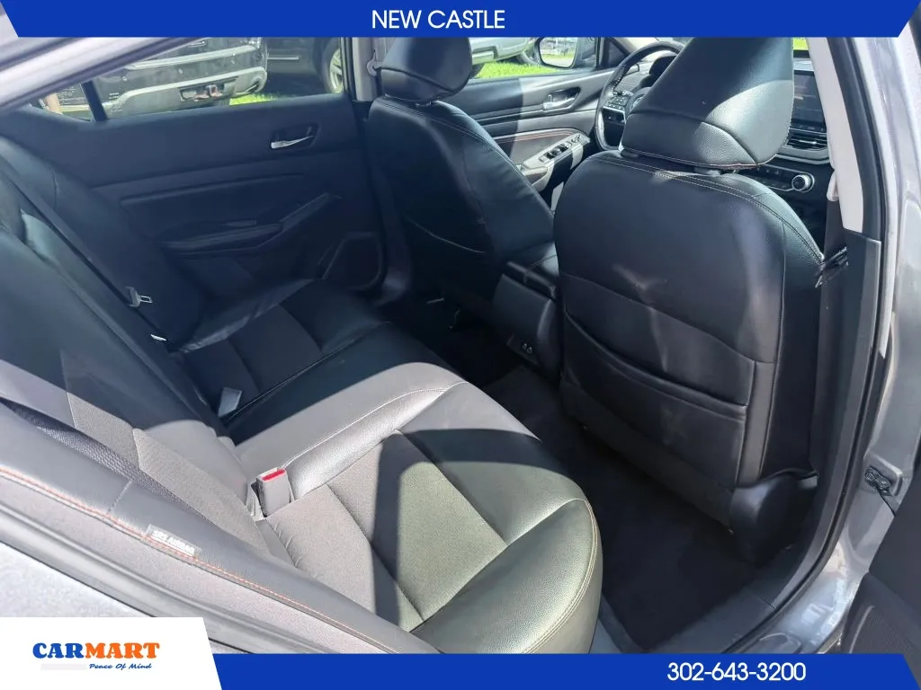 Nissan Altima photo 16