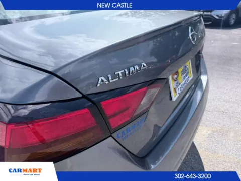 More photos of 2020 Nissan Altima 2.5 SR Sedan 4D at CARMART - New Castle, DE