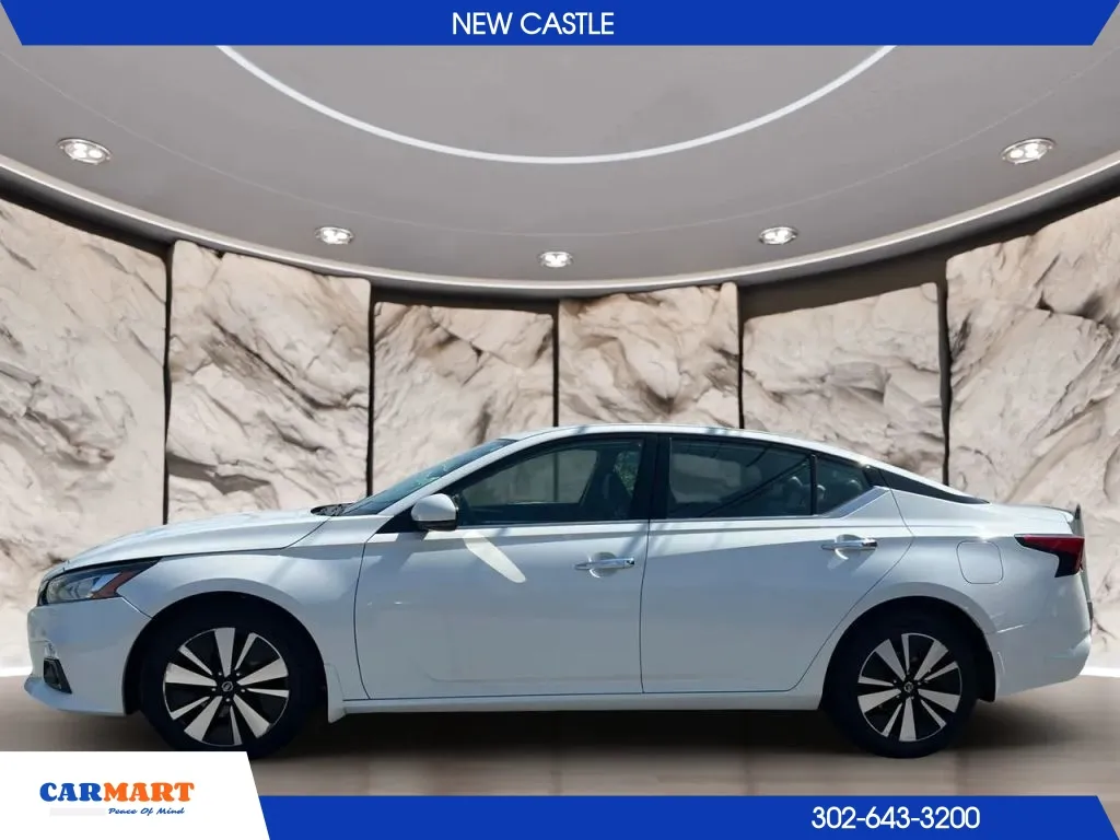 White 2019 Nissan Altima 2.5 SL Sedan 4D for sale in New Castle, DE