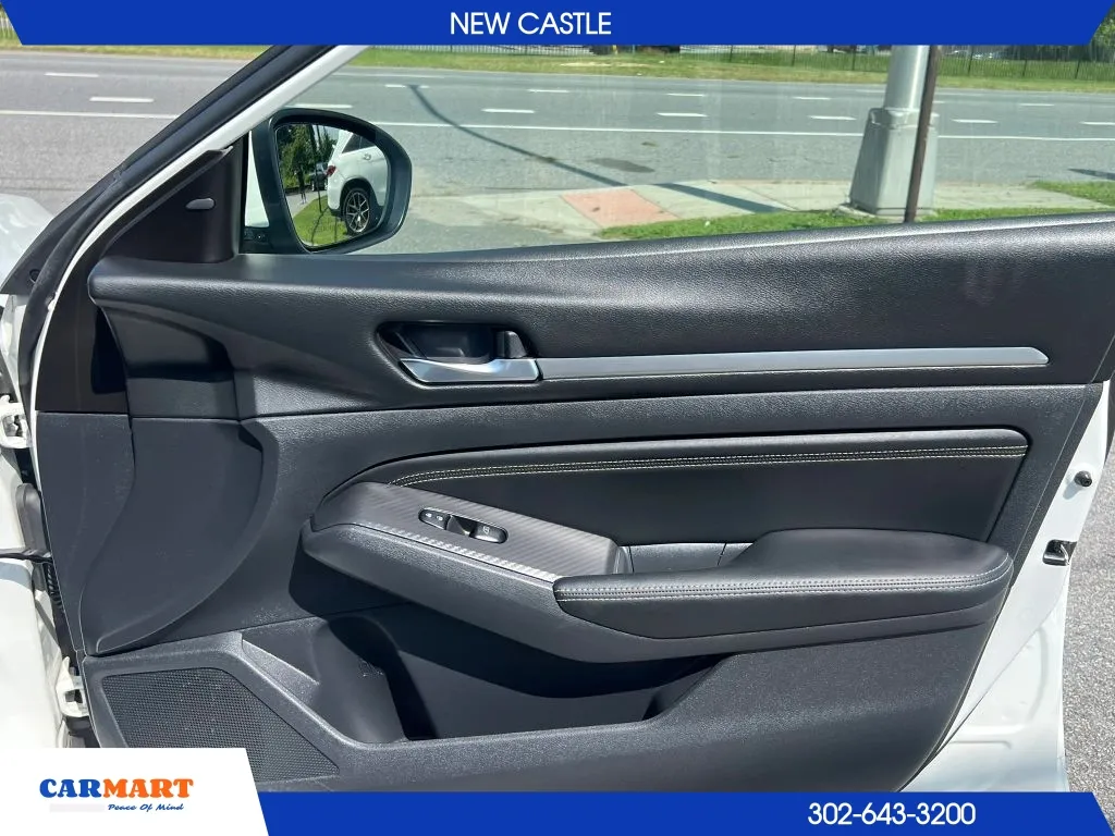 Nissan Altima photo 15