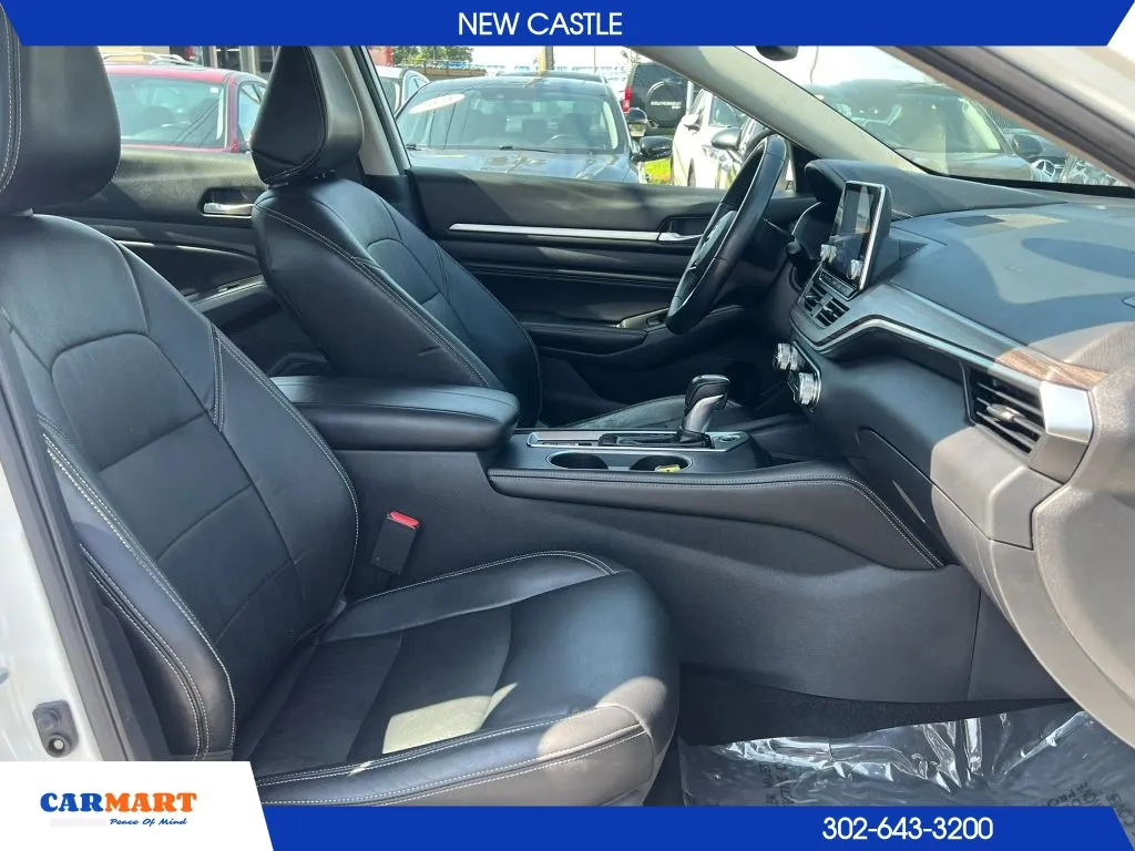 Nissan Altima photo 14