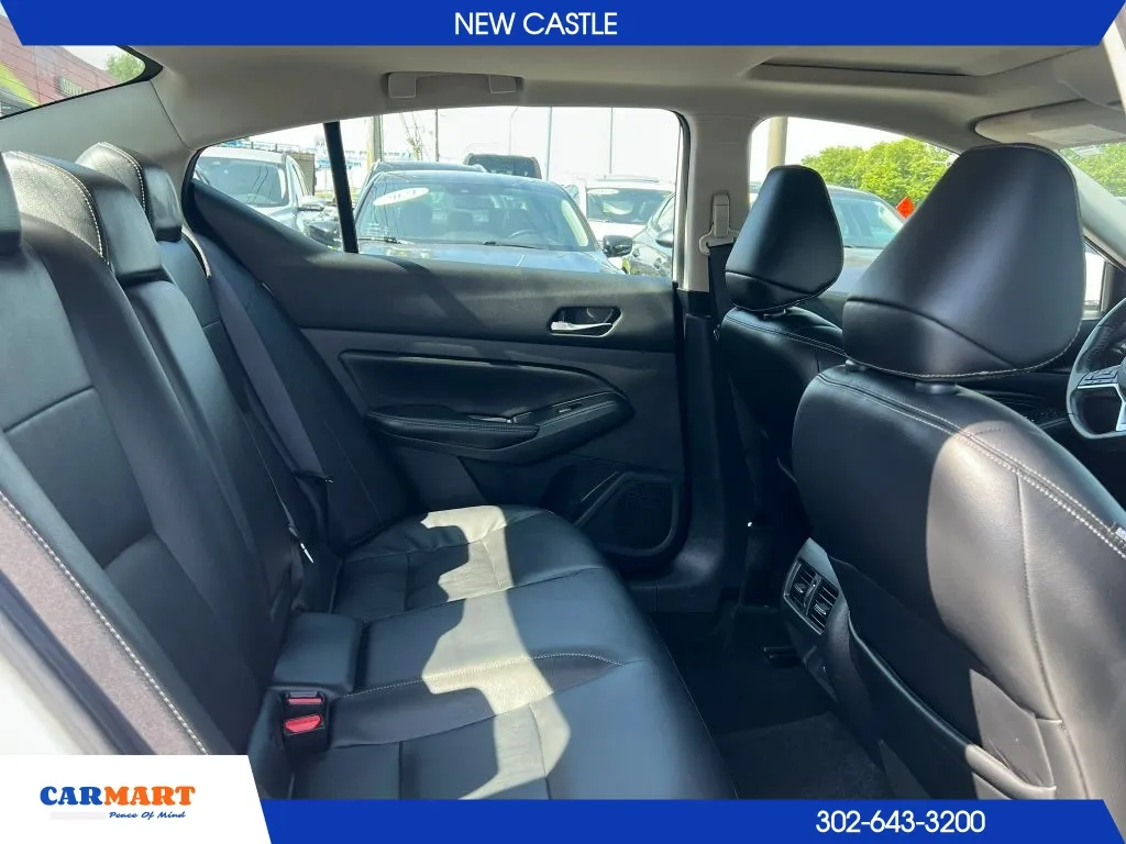 Nissan Altima photo 12