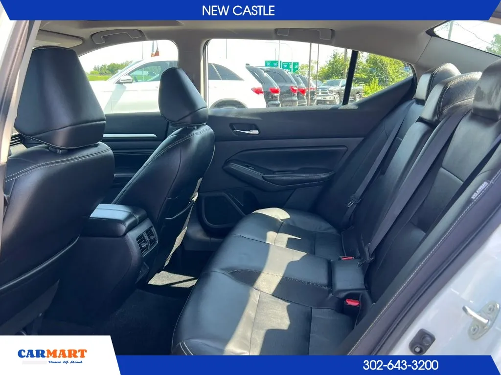 Nissan Altima photo 10