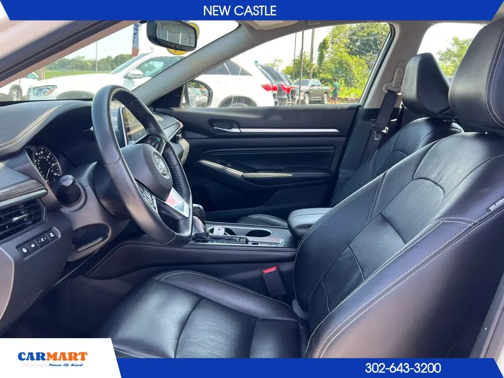 Nissan Altima photo 8