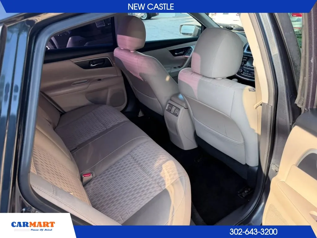 Nissan Altima photo 17