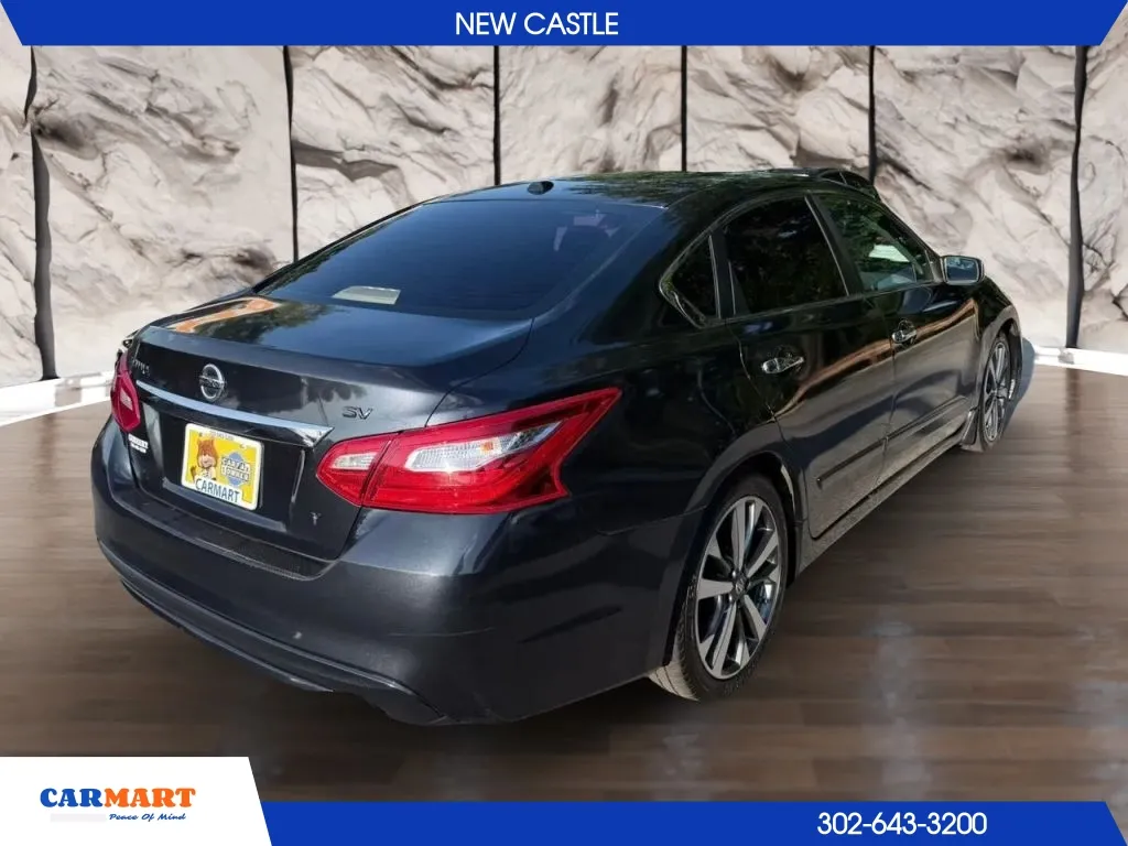 Nissan Altima photo 8