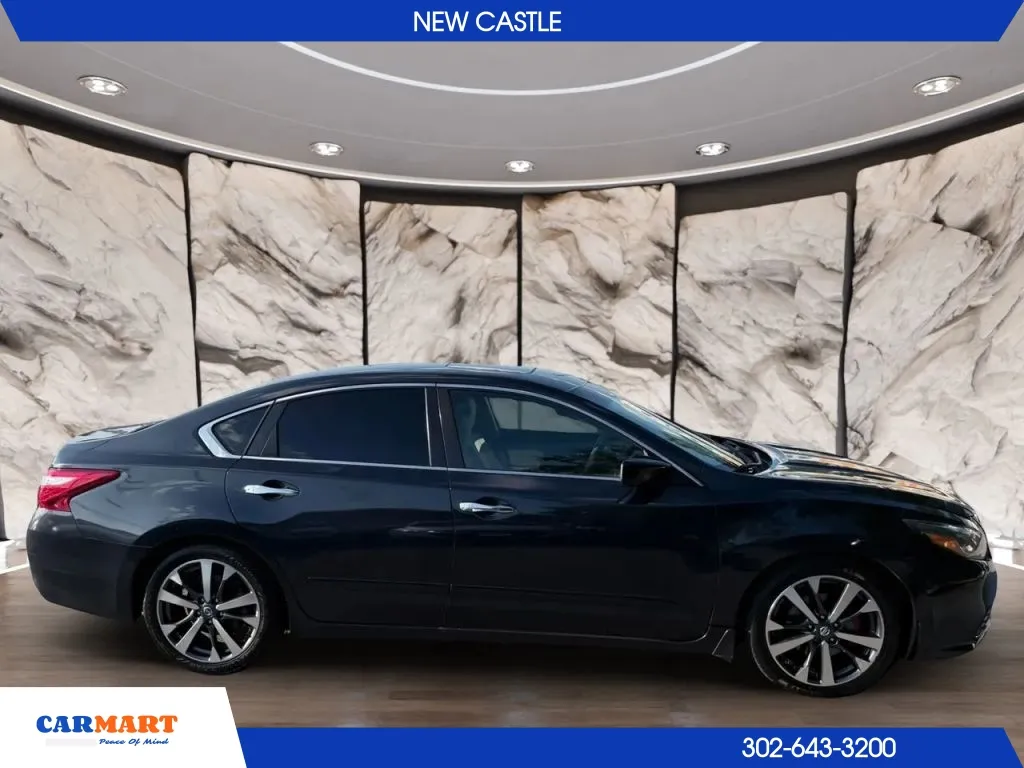 Nissan Altima photo 9