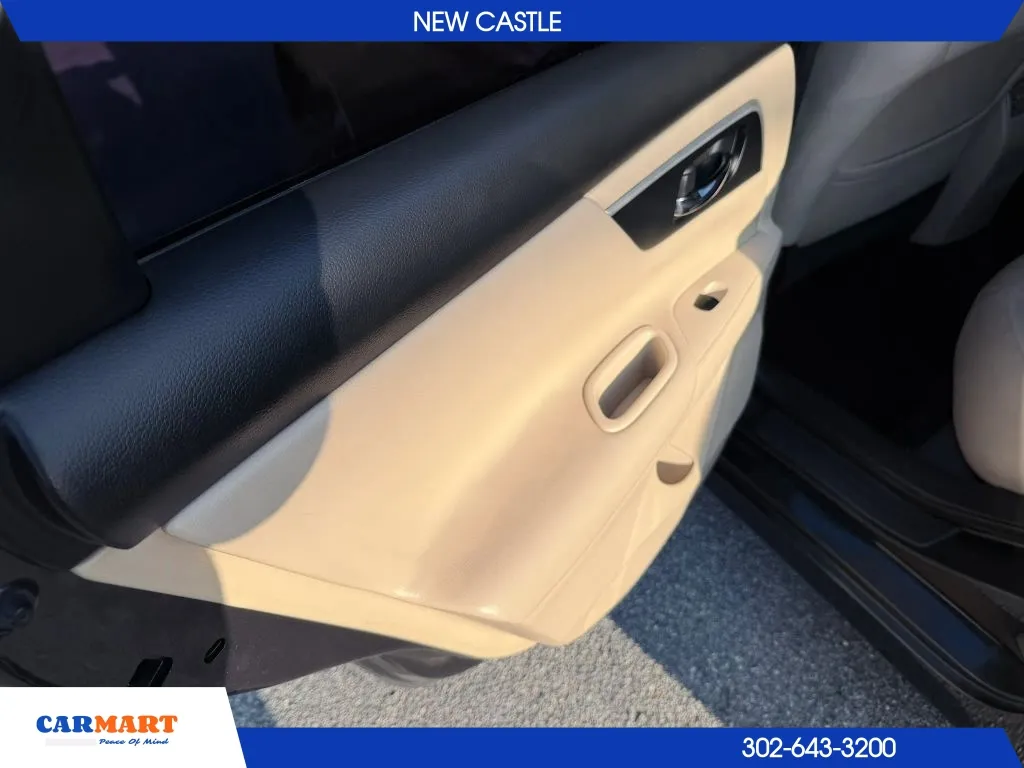 Nissan Altima photo 14