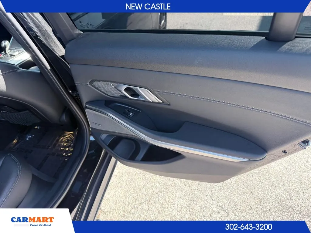 BMW 3 Series photo 15