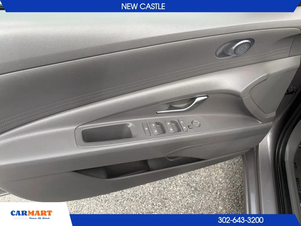 Hyundai Elantra photo 17