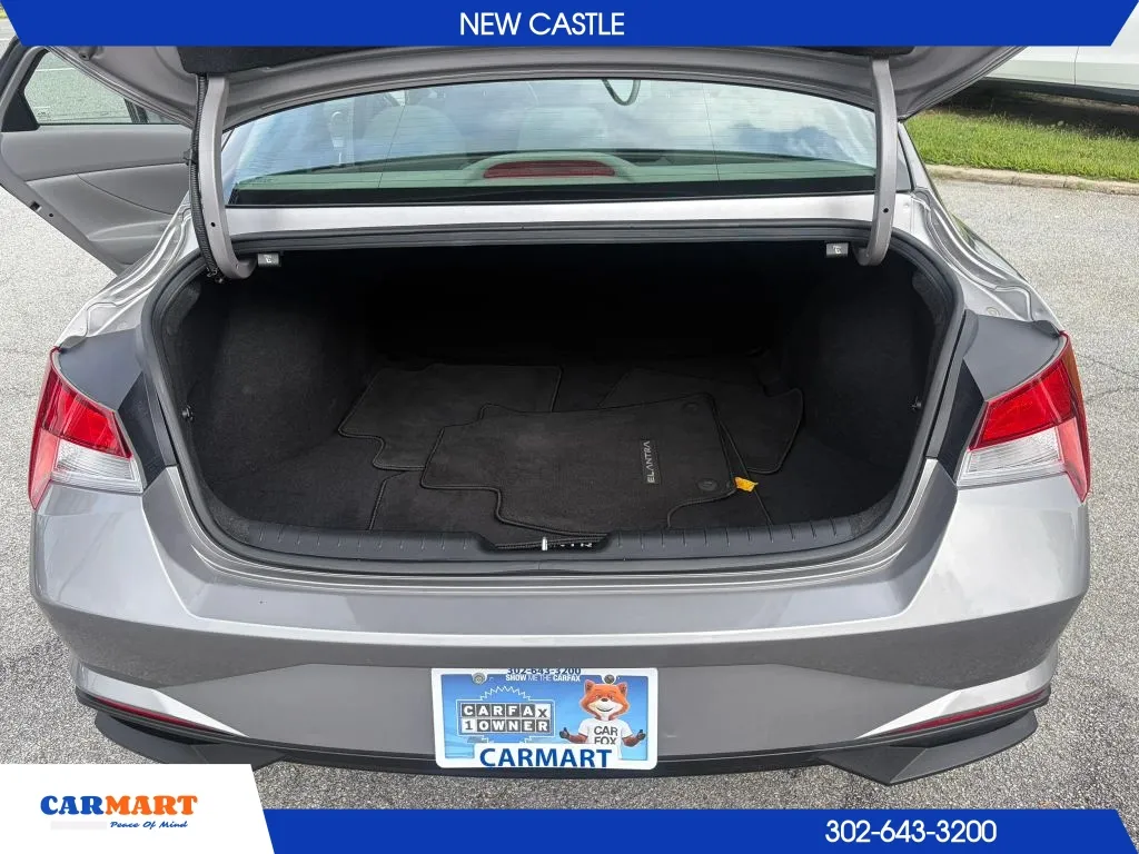Hyundai Elantra photo 11