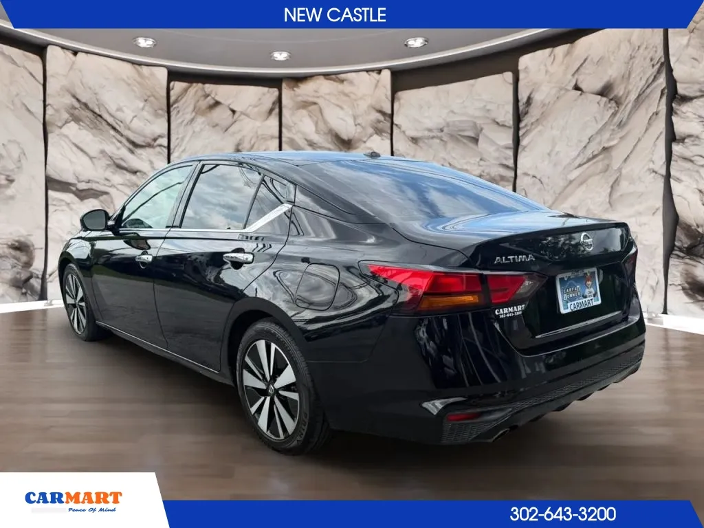 Nissan Altima photo 4