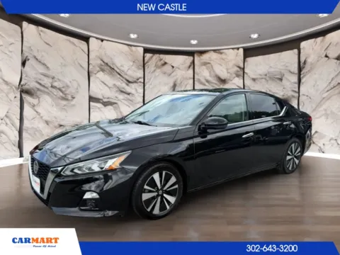 Photos of 2019 Nissan Altima 2.5 SL Sedan 4D for sale in New Castle, DE at CARMART - New Castle