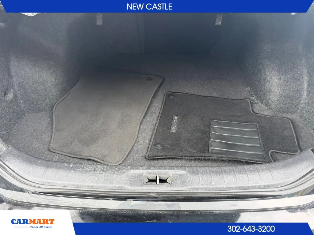 Nissan Altima photo 9