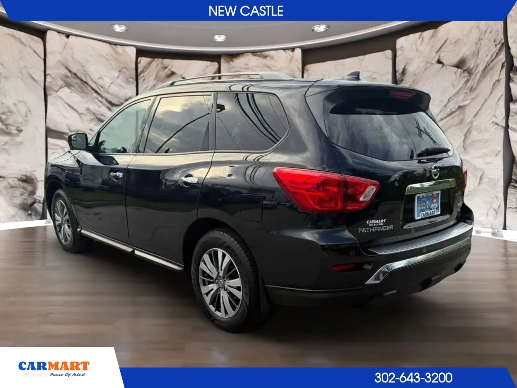 Nissan Pathfinder photo 4