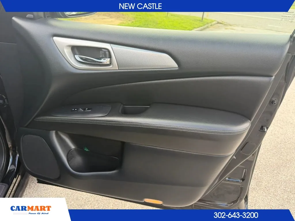 Nissan Pathfinder photo 16