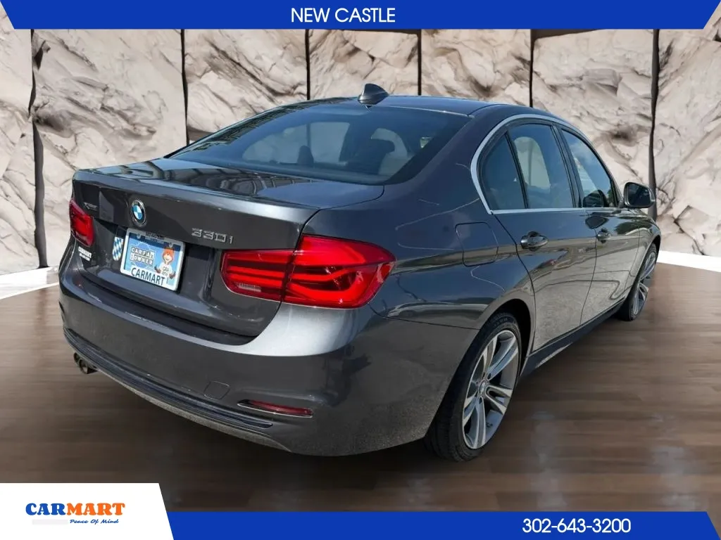 BMW 3 Series photo 10