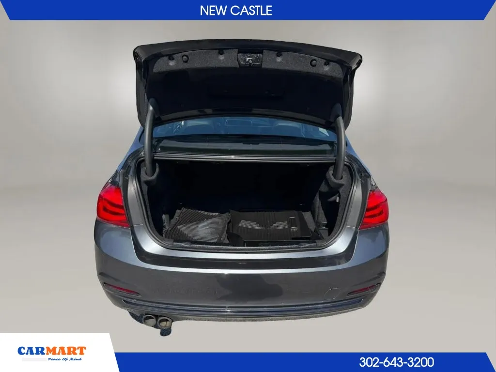 BMW 3 Series photo 8