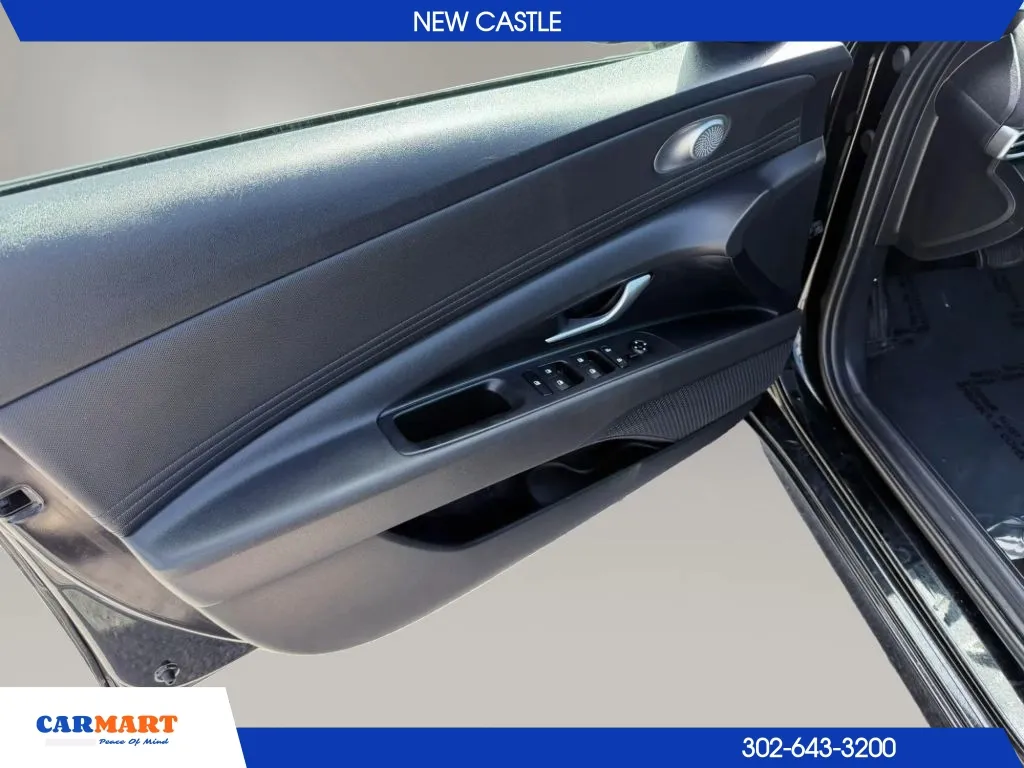 Hyundai Elantra photo 11