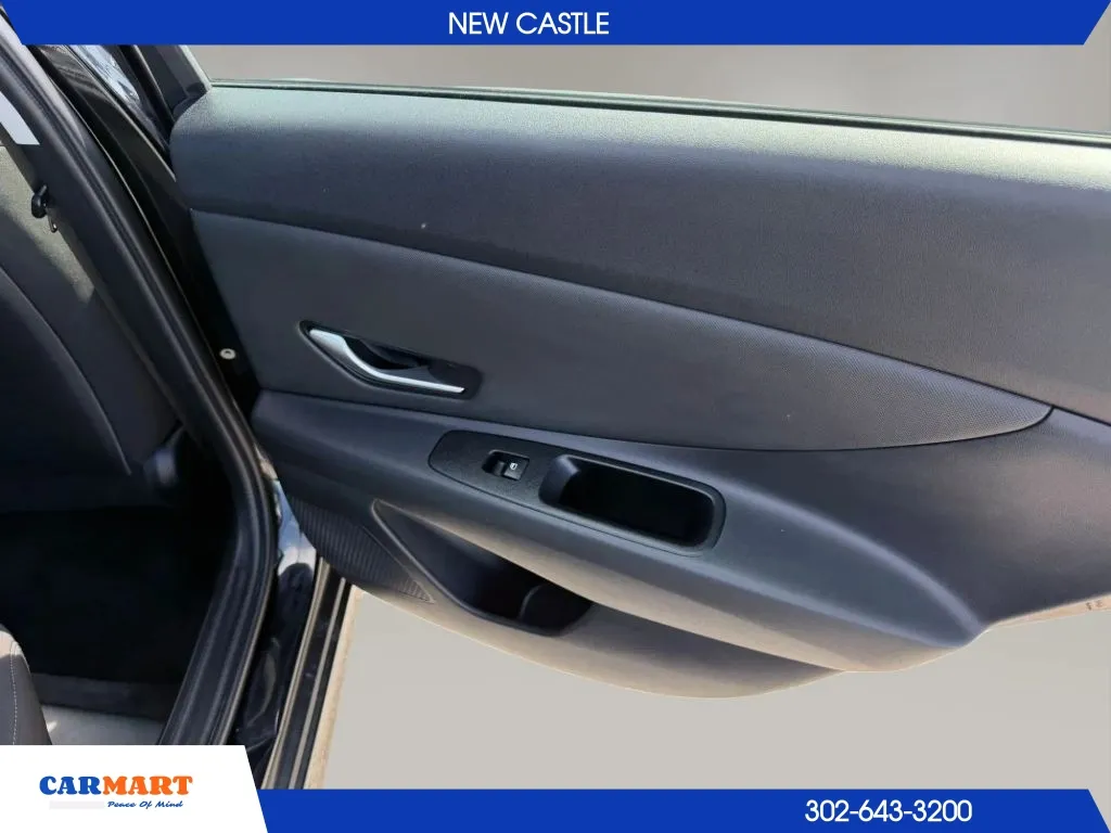 Hyundai Elantra photo 17
