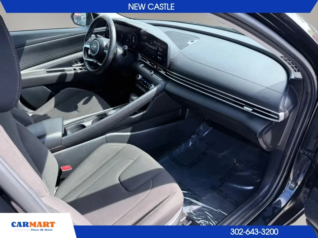 Hyundai Elantra photo 18