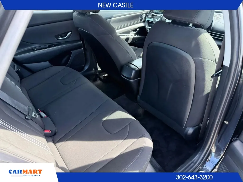Hyundai Elantra photo 16