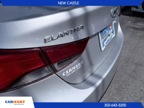 More photos of 2016 Hyundai Elantra SE Sedan 4D at CARMART - New Castle, DE