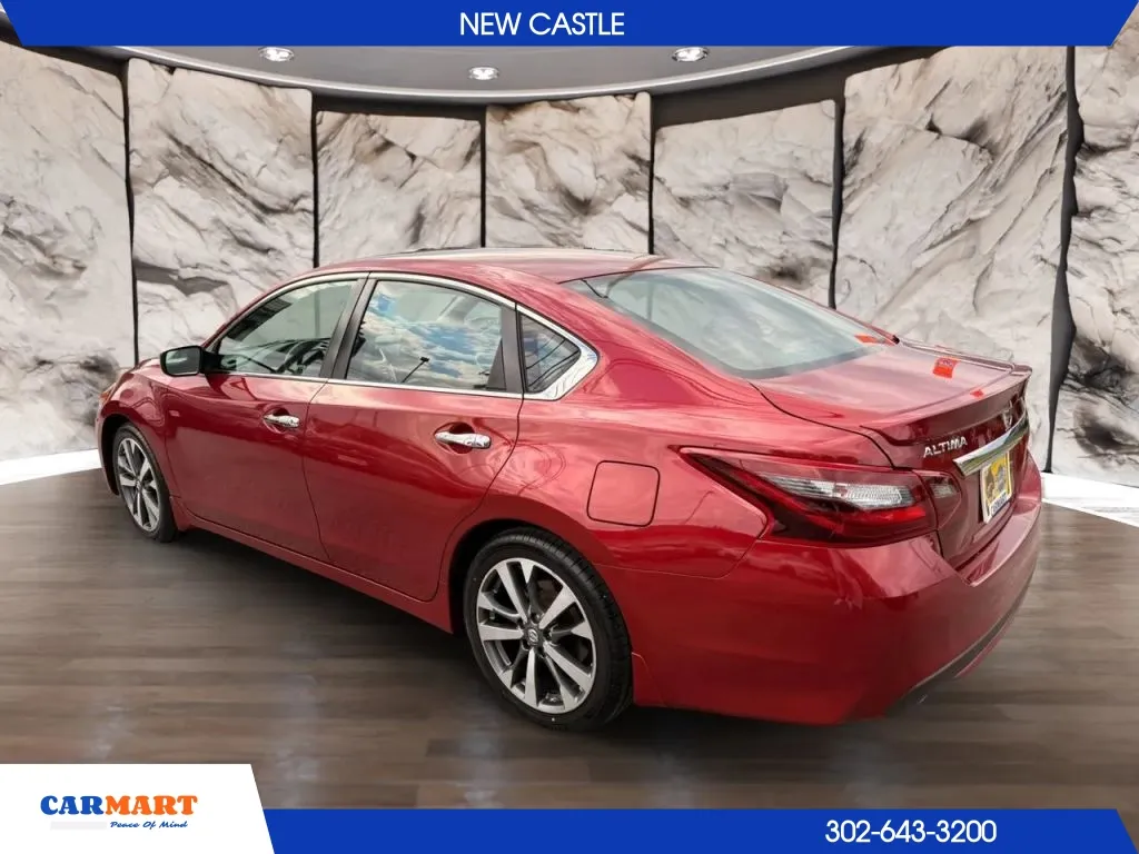 Nissan Altima photo 5